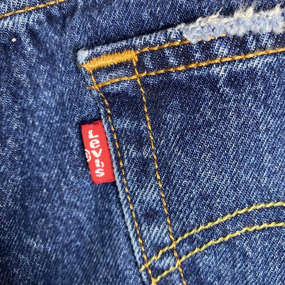 Levis 501 Original Straight Leg Button Fly Jeans Mens 26 Blue‎ Indigo